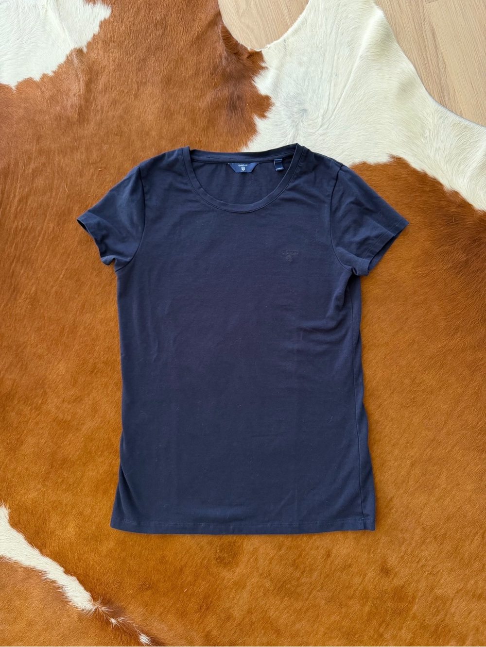 GANT navy shield logo tee size S